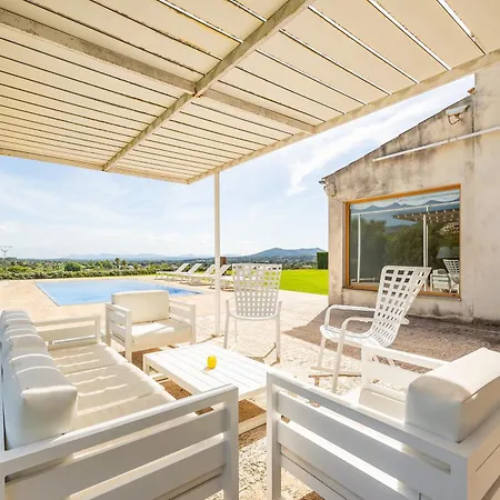 Casa Con Piscina En Selva